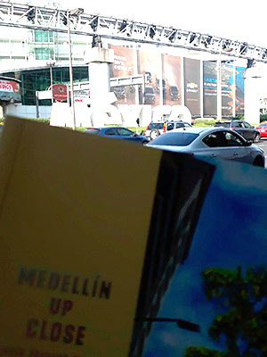 Book 'Medellín up close' in Mexico Book 'Medellín up close' in Mexico