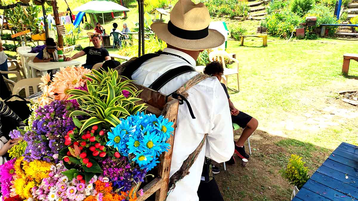Silleteros and Flowers Tour in Santa Elena