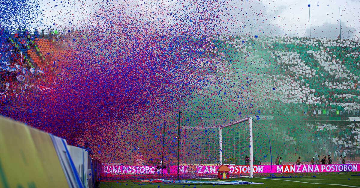 post-asistir-partido-futbol Partido de fútbol en Medellín - Football match Medellín